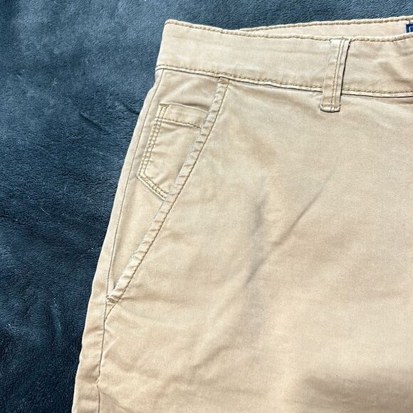 American Rag Khaki Shorts - Picture 2 of 6